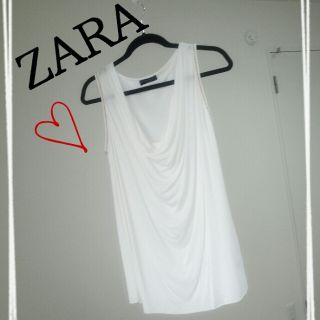 ザラ(ZARA)のZARAのゴールドステッチノースリーブ(カットソー(半袖/袖なし))