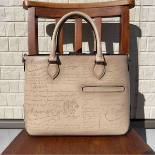 BERLUTI(トートバッグ ・ ベージュ系)のフリマアイテム一覧 BERLUTI(トートバッグ ・ ベージュ系)のフリマアイテム一覧