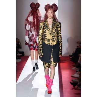 COMME des GARCONS(テーラードジャケット)のフリマアイテム一覧 COMME des GARCONS(テーラードジャケット)のフリマアイテム一覧