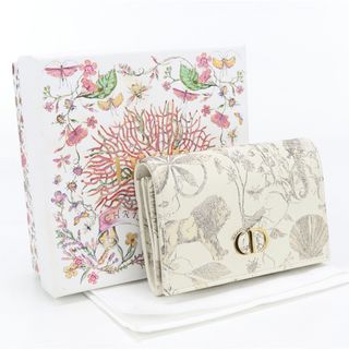 Dior - ディオール 三つ折財布 S2084UTZQ 【207】の通販|ラクマ Dior - ディオール 三つ折財布 S2084UTZQ 【207】の通販|ラクマ