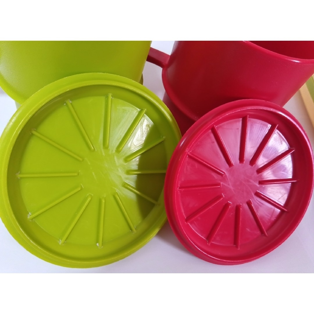 TupperwareBrands(タッパーウェア)のタッパーウェア MM楕円 プラスカップ トレー など 中古 インテリア/住まい/日用品のキッチン/食器(食器)の商品写真