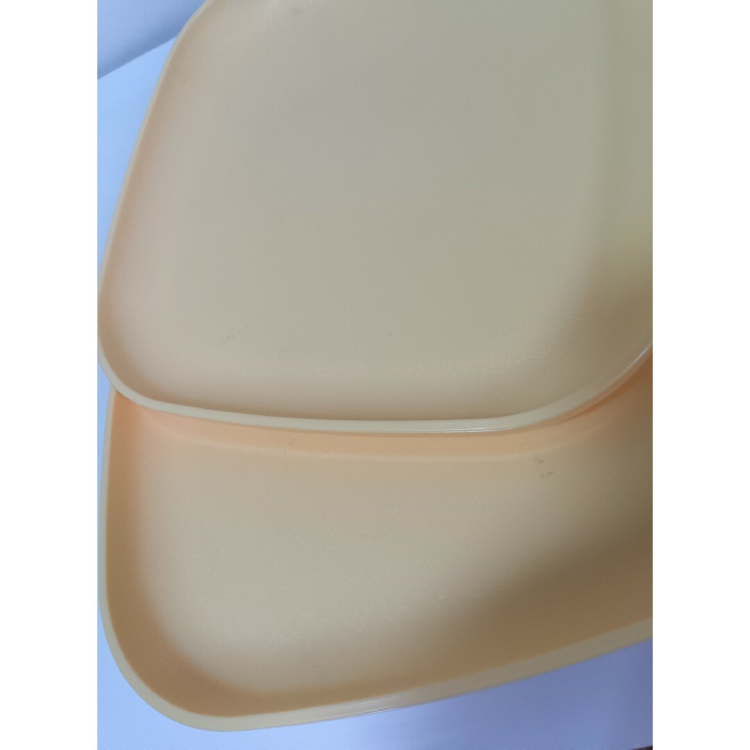 TupperwareBrands(タッパーウェア)のタッパーウェア MM楕円 プラスカップ トレー など 中古 インテリア/住まい/日用品のキッチン/食器(食器)の商品写真