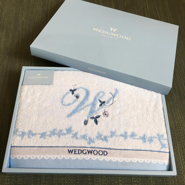 WEDGWOOD(ウェッジウッド)の新品！ウエッジウッド バスタオル インテリア/住まい/日用品の日用品/生活雑貨/旅行(タオル/バス用品)の商品写真