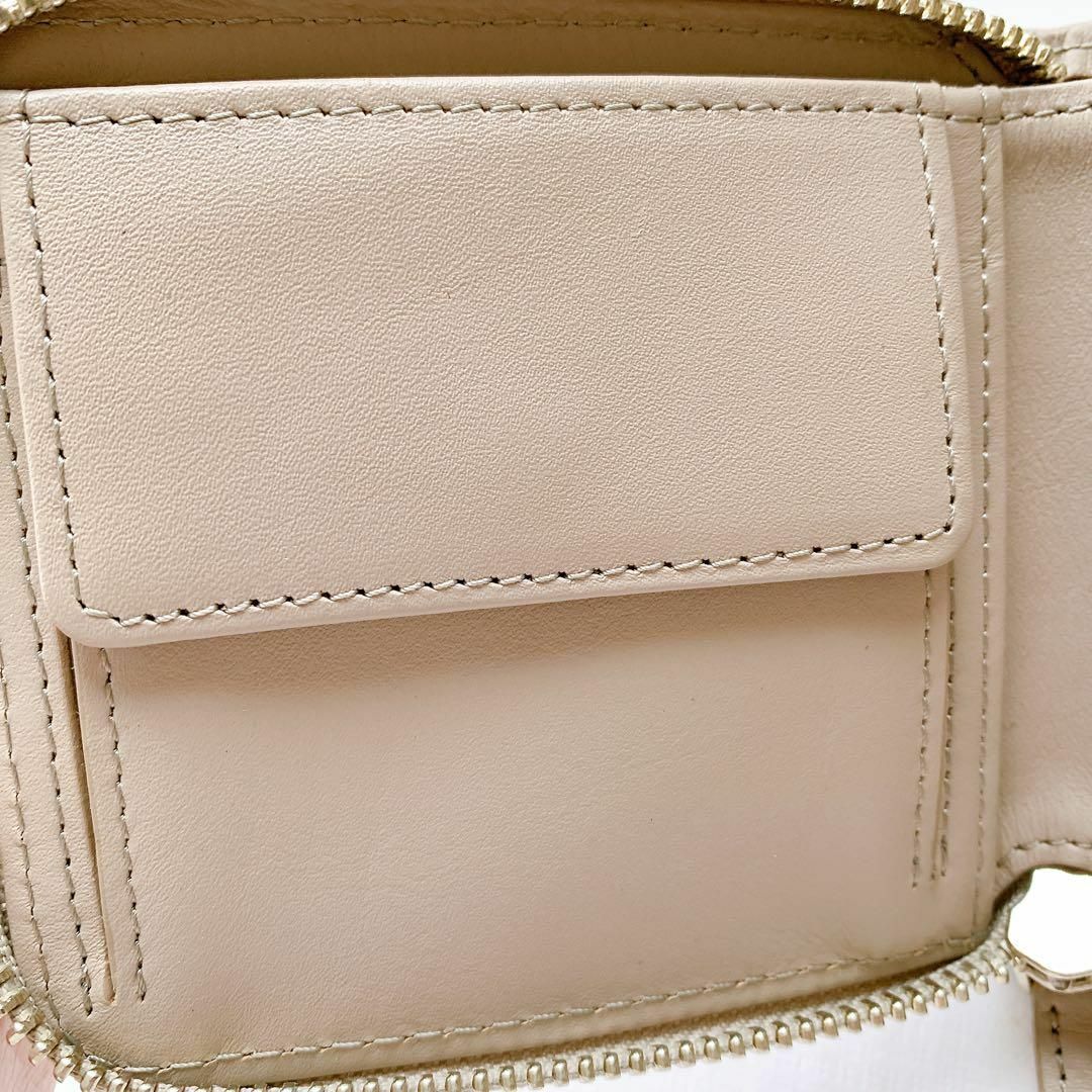 ビジネスレザーファクトリー　財布　二つ折りラウンドジップ財布　グレーベージュ レディースのファッション小物(傘)の商品写真