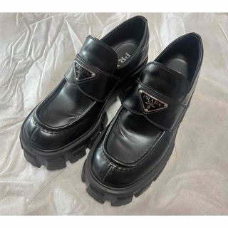 PRADA - 完売品 新品未使用 PRADA パデットナッパレザー PRADA - 完売品 新品未使用 PRADA パデットナッパレザー