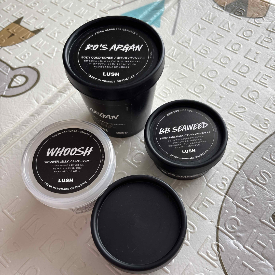 LUSH(ラッシュ)のLush 空容器4つ コスメ/美容のコスメ/美容 その他(その他)の商品写真