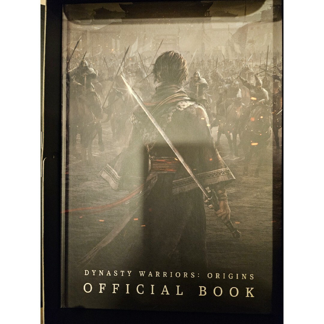 真・三國無双 ORIGINS オフィシャルブック / 設定資料集 アートブック エンタメ/ホビーの本(アート/エンタメ)の商品写真