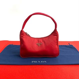 PRADA(レッド/赤色系)のフリマアイテム一覧 PRADA(レッド/赤色系)のフリマアイテム一覧