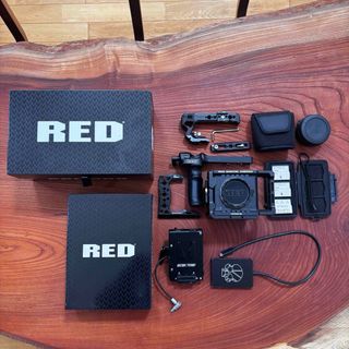 RED KOMODO 6K 1TB 本体＆その他アクセサリー(デジタル一眼)