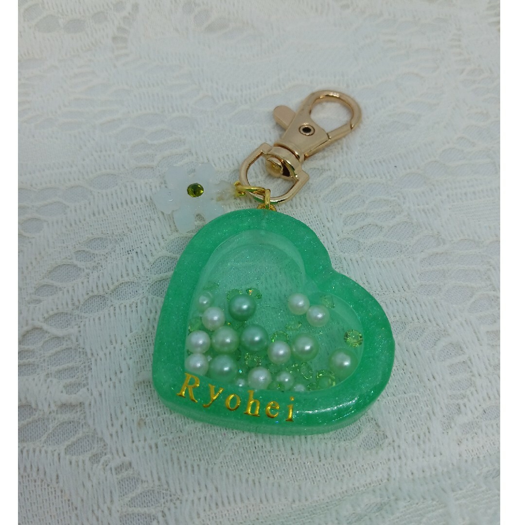 レジン ハンドメイド キーホルダー ハンドメイドのアクセサリー(キーホルダー/ストラップ)の商品写真