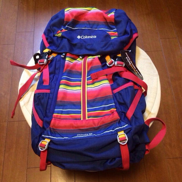 美品　コロンビア　リュック　バックパック　カーキ　登山　ハイキング　小型　15L