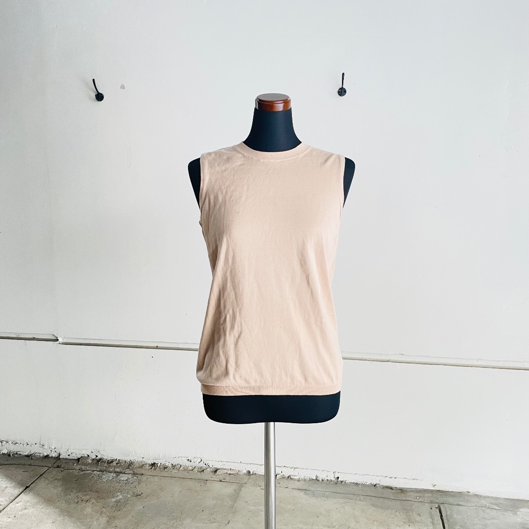 AKRIS(アクリス)のAKRIS アクリス アンサンブル ノースリーブニット×カーディガン C レディースのトップス(アンサンブル)の商品写真