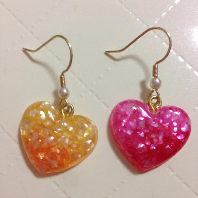 ハンドメイド♡シェルハートピアス レディースのアクセサリー(ピアス)の商品写真