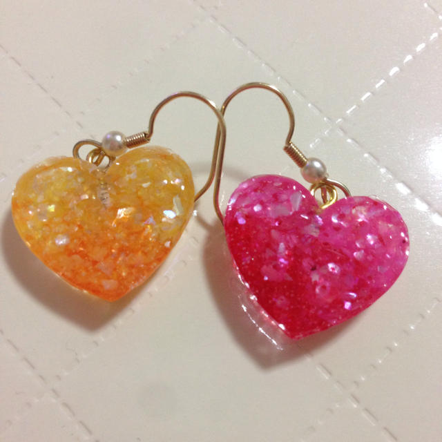 ハンドメイド♡シェルハートピアス レディースのアクセサリー(ピアス)の商品写真