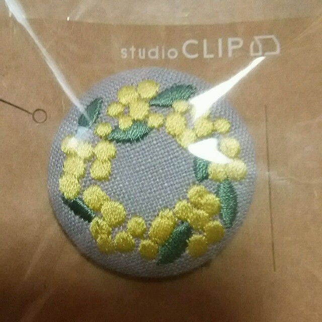 STUDIO CLIP(スタディオクリップ)のスタディオクリップ 刺繍 ブローチ バッジ レディースのアクセサリー(ブローチ/コサージュ)の商品写真