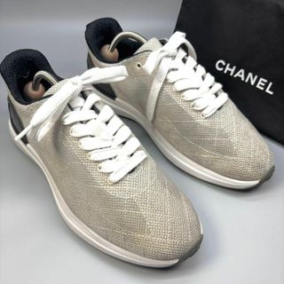 CHANEL - 新品未使用シャネル 厚底スニーカーの通販 by うーこ CHANEL - 新品未使用シャネル 厚底スニーカーの通販 by うーこ