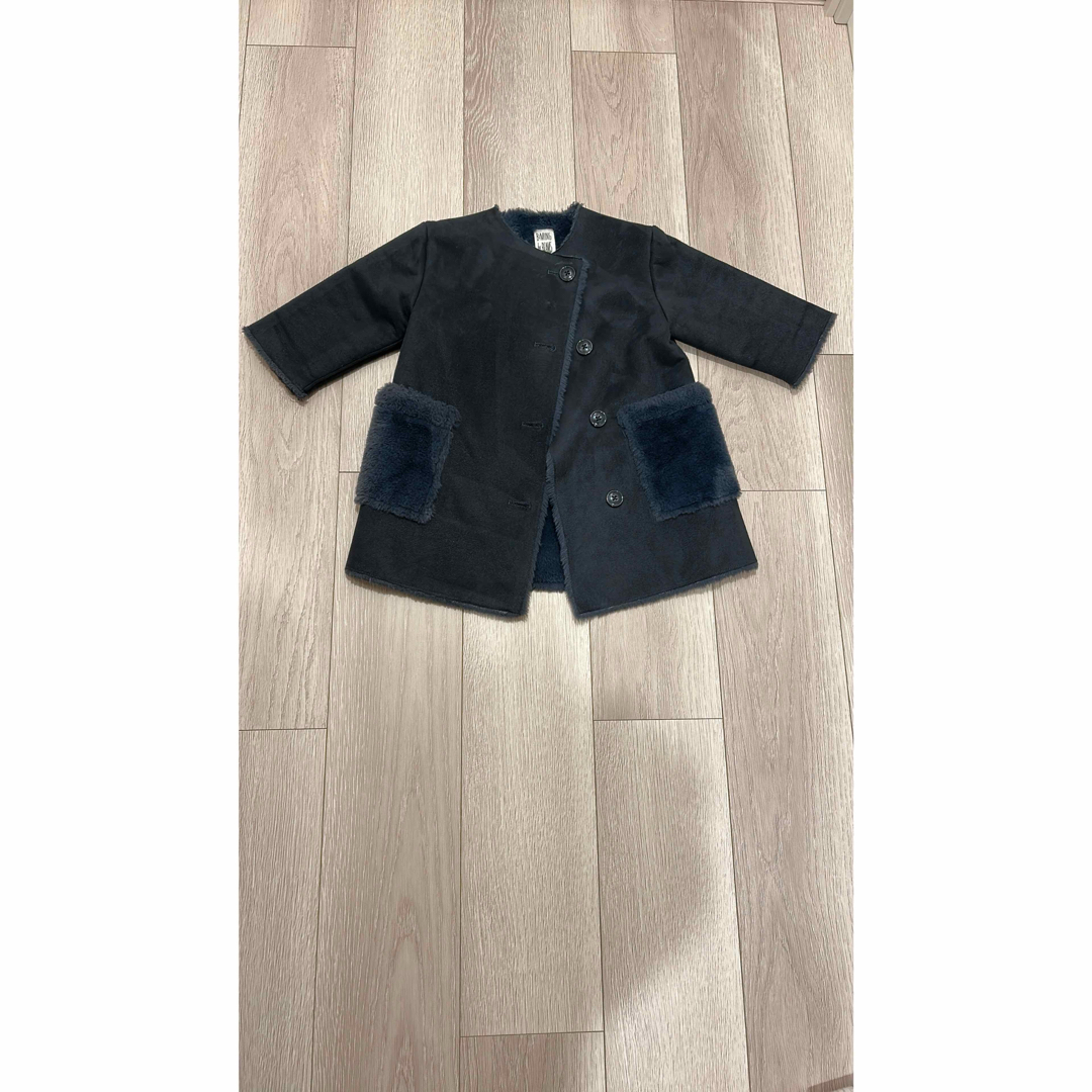B:MING by BEAMS(ビーミングバイビームス)のB:MING by BEAMS ノーカラー フェイクムートン コート 90cm キッズ/ベビー/マタニティのベビー服(~85cm)(ジャケット/コート)の商品写真