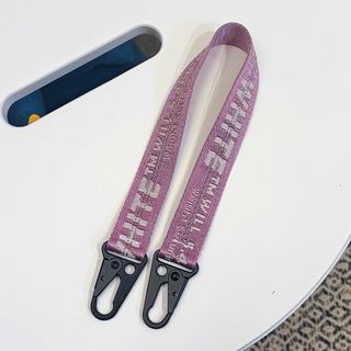 Off-White(ネックストラップ)のフリマアイテム一覧 Off-White(ネックストラップ)のフリマアイテム一覧
