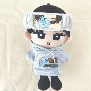 スノーマン(Snow Man)のすのチル　チルぬい　服　ヘアバンドセット　目黒蓮《SnowMan》グレー(アイドルグッズ)