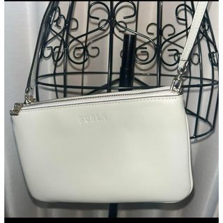 FURLA(ボディバッグ/ウエストポーチ)のフリマアイテム一覧 FURLA(ボディバッグ/ウエストポーチ)のフリマアイテム一覧