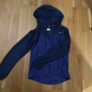 NIKE - <新品>レディースMサイズ ナイキトレイル ジャケット NIKE - <新品>レディースMサイズ ナイキトレイル ジャケット