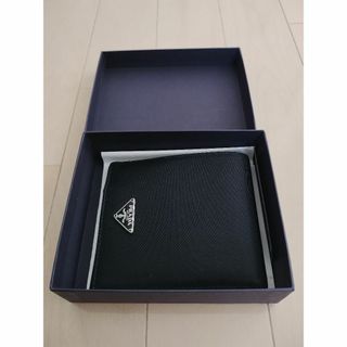 PRADA - 【極美品】PRADA 2つ折り財布 サフィアーノレザー PRADA - 【極美品】PRADA 2つ折り財布 サフィアーノレザー