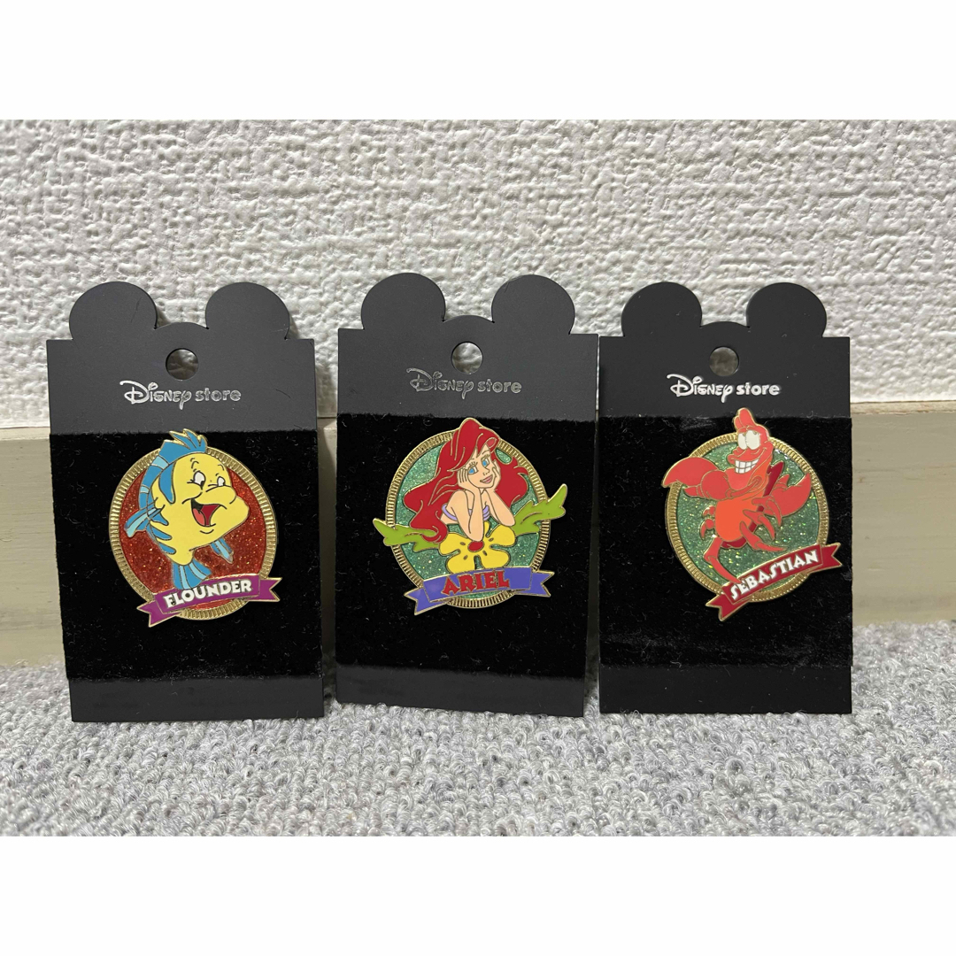 Disney(ディズニー)のディズニー リトルマーメイド ピンバッジ3点セット エンタメ/ホビーのアニメグッズ(バッジ/ピンバッジ)の商品写真