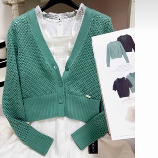 FOXEY(カーディガン ・ グリーン・カーキ/緑色系)のフリマ FOXEY(カーディガン ・ グリーン・カーキ/緑色系)のフリマ