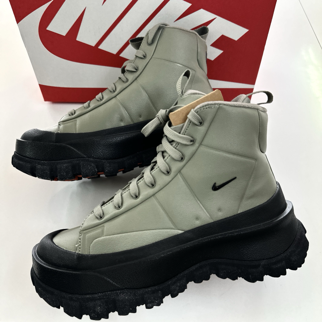 NIKE(ナイキ)のナイキ　BLAZER ROAM MID ブレーザー　ローム　ミッド　新品24cm レディースの靴/シューズ(スニーカー)の商品写真