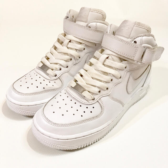 NIKE(ナイキ)の23NIKE AF-1 MID ナイキ エアフォースワン ミッド 319 レディースの靴/シューズ(スニーカー)の商品写真