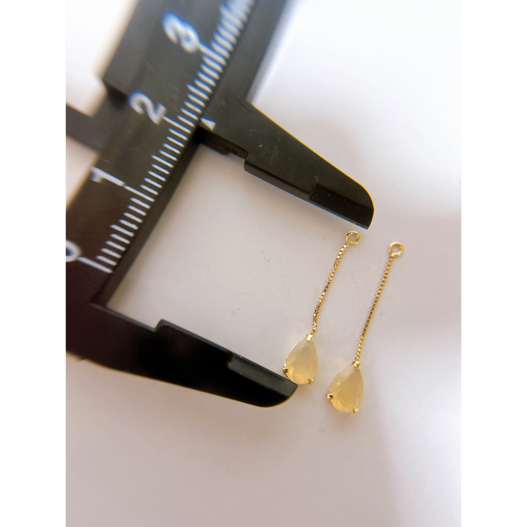 K18YG タッセルピアス　オパール レディースのアクセサリー(ピアス)の商品写真