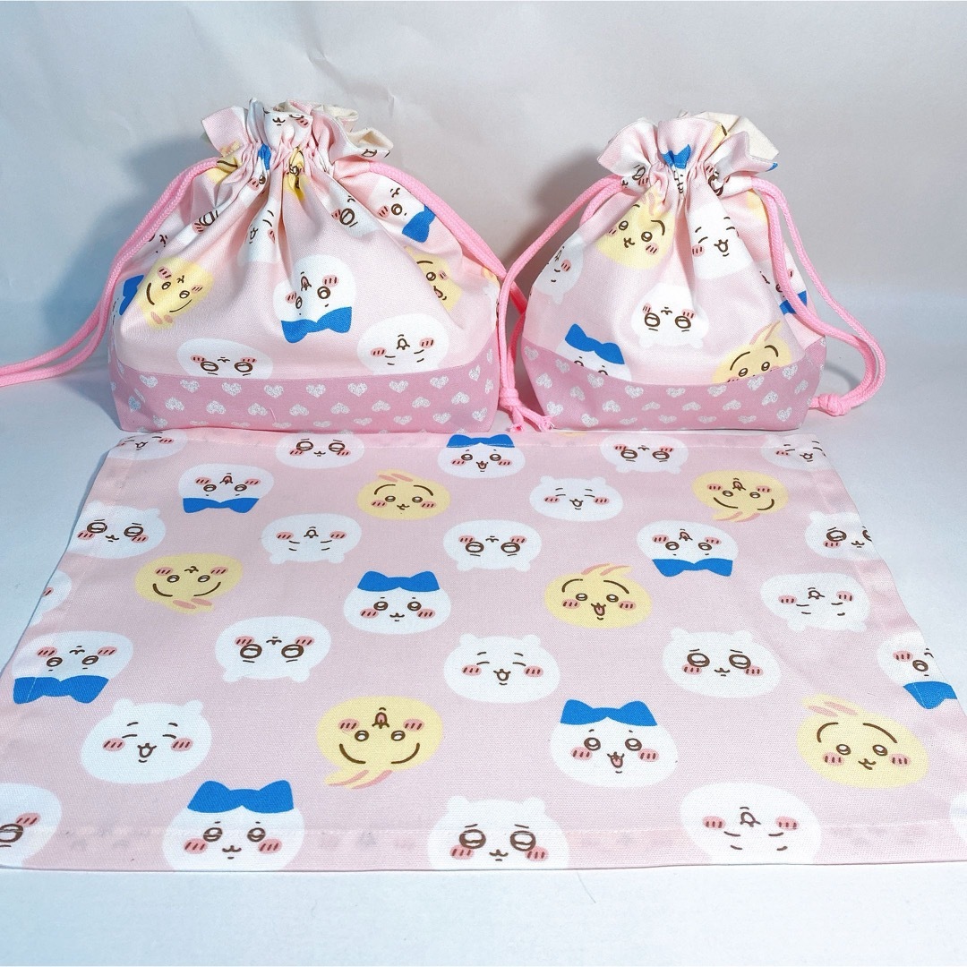 ちいかわ(チイカワ)のちいかわ お弁当袋 コップ袋 ランチョンマット ハチワレ キッズ/ベビー/マタニティのこども用バッグ(ランチボックス巾着)の商品写真