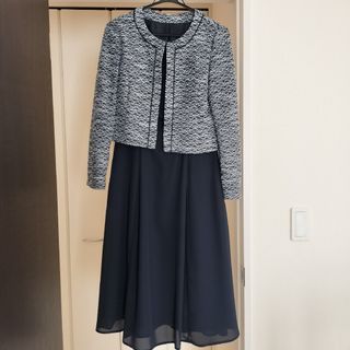 新品☆7号♪洗えるグレー系2種スカート付きスーツ〇〇G344の通販 新品☆7号♪洗えるグレー系2種スカート付きスーツ〇〇G344の通販