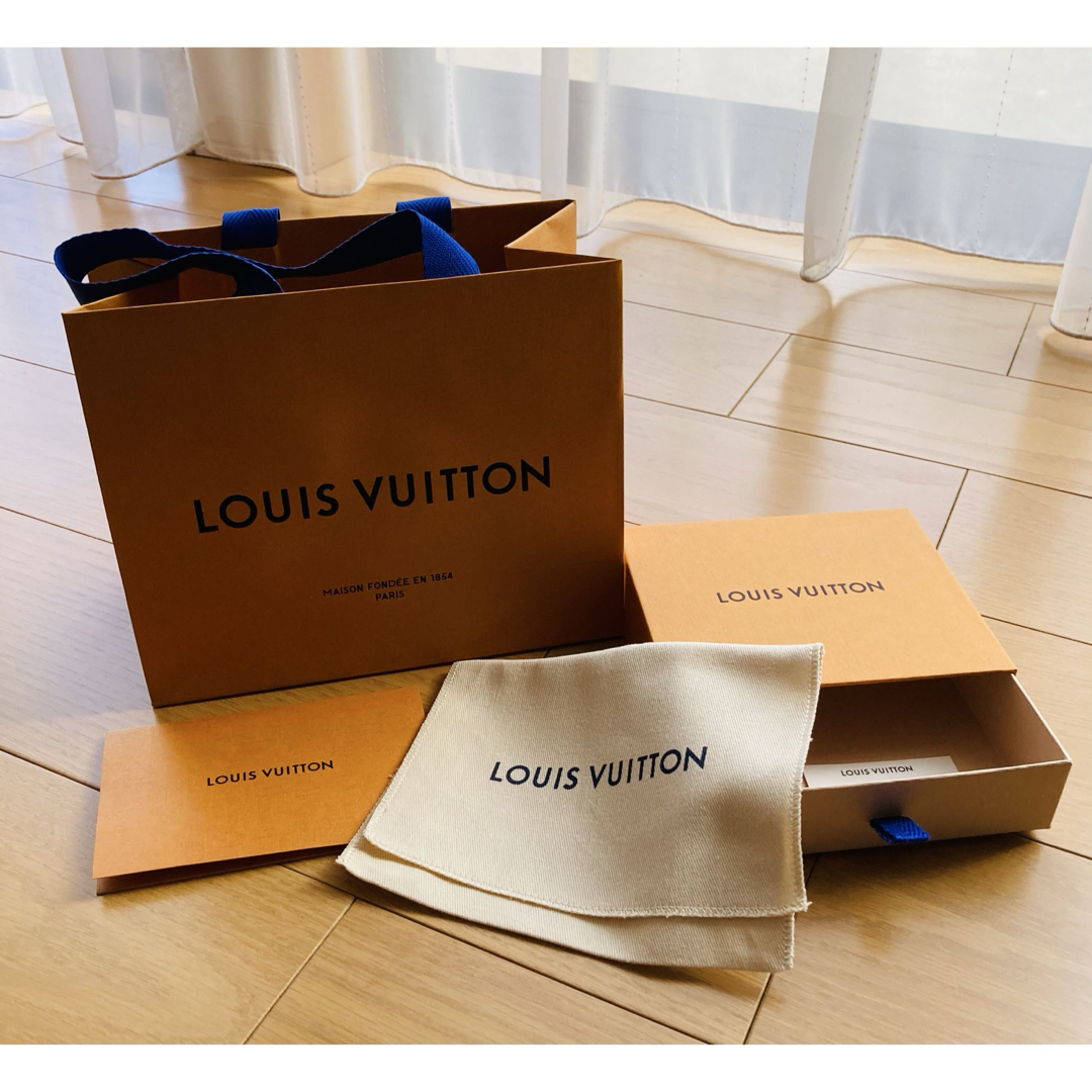 LOUIS VUITTON(ルイヴィトン)のルイヴィトン箱と袋 レディースのバッグ(ショップ袋)の商品写真