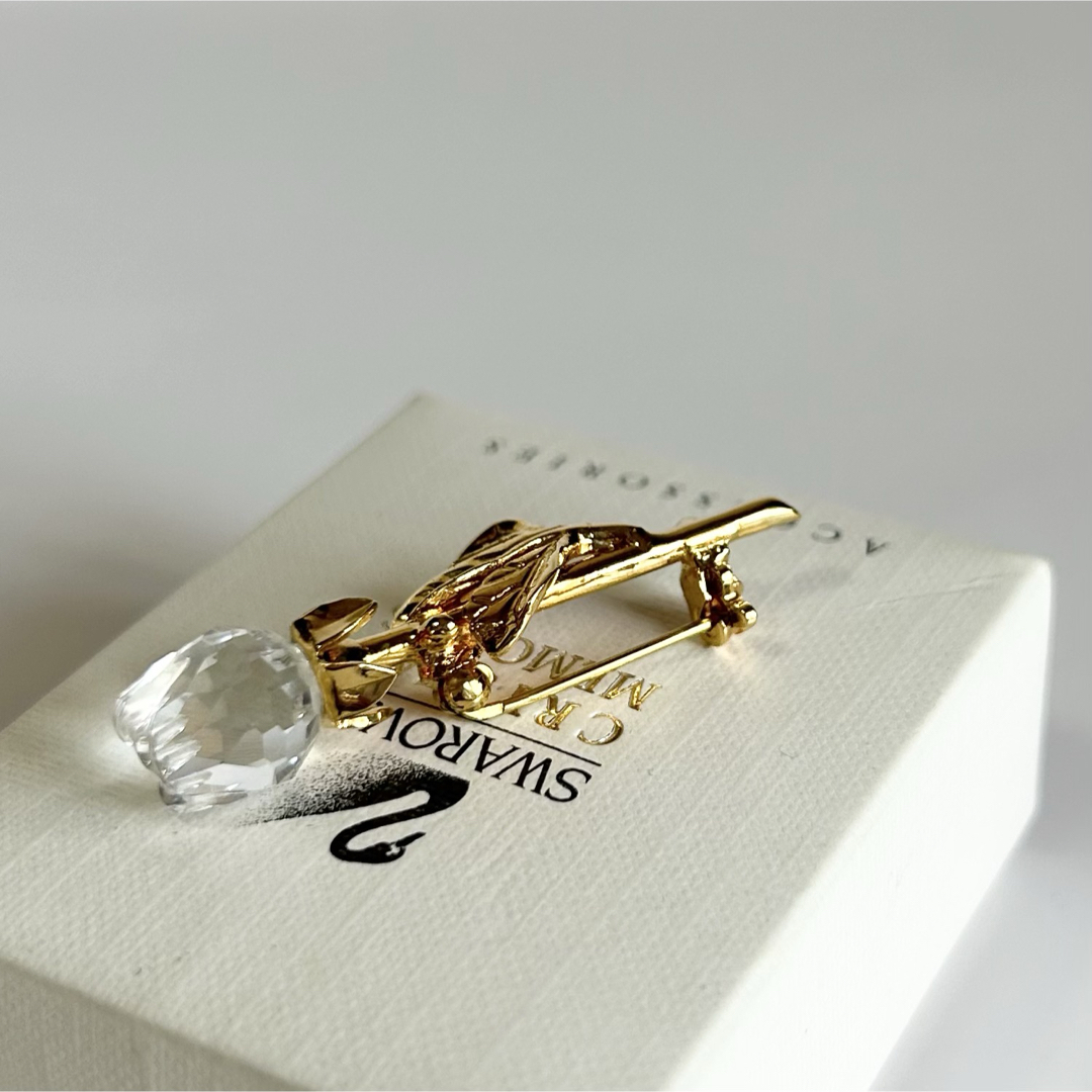 SWAROVSKI(スワロフスキー)の美品 SWAROVSKI スワロフスキー フラワーモチーフ ブローチ レディースのアクセサリー(ブローチ/コサージュ)の商品写真
