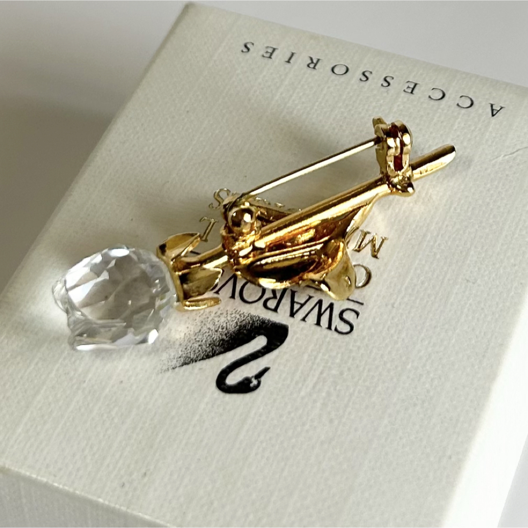 SWAROVSKI(スワロフスキー)の美品 SWAROVSKI スワロフスキー フラワーモチーフ ブローチ レディースのアクセサリー(ブローチ/コサージュ)の商品写真