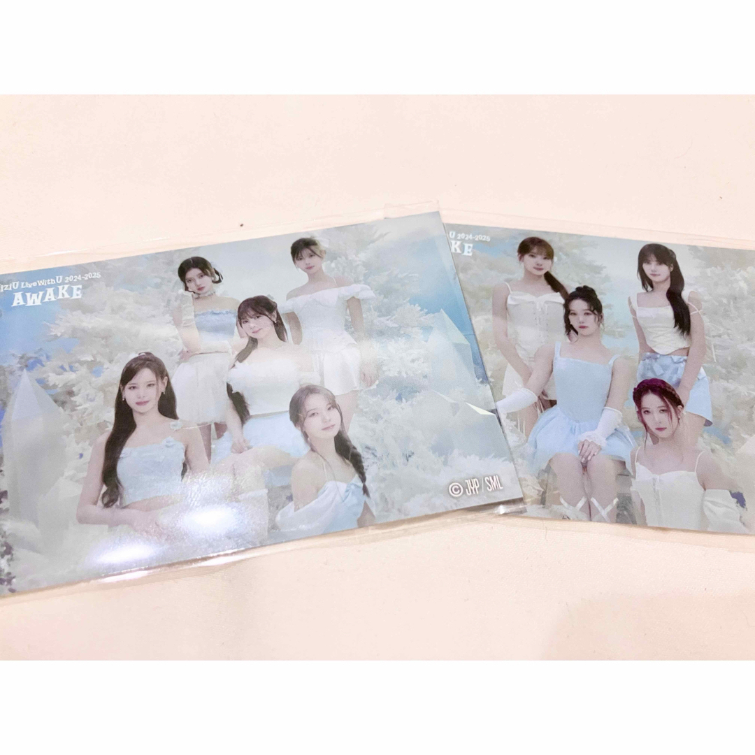 NiziU(ニジュー)のNiziU AWAKE ステッカー ユニット×2 エンタメ/ホビーのタレントグッズ(アイドルグッズ)の商品写真