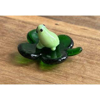 【新品】ガラスのカエル(置物)