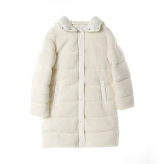 MONCLER(ダウンジャケット ・ ホワイト/白色系)のフリマ MONCLER(ダウンジャケット ・ ホワイト/白色系)のフリマ