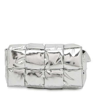 BOTTEGA VENETA(ボディーバッグ)のフリマアイテム一覧 BOTTEGA VENETA(ボディーバッグ)のフリマアイテム一覧