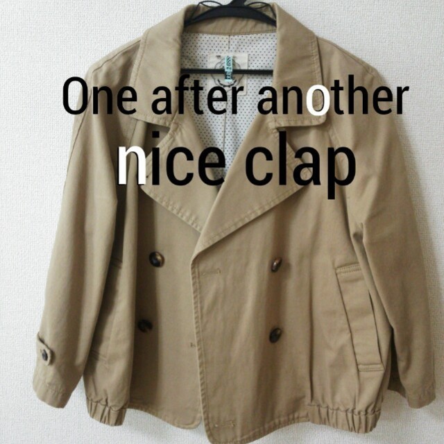 one after another NICE CLAUP(ワンアフターアナザーナイスクラップ)のnice clapのベージュコート レディースのジャケット/アウター(トレンチコート)の商品写真