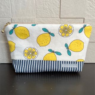 【ハンドメイド】ファスナーポーチ・裏地/内布付きポーチ(ポーチ)