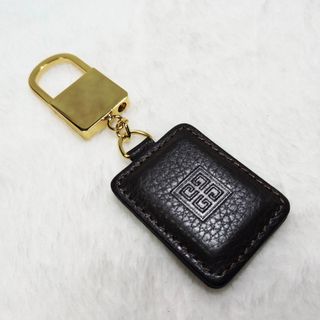 GIVENCHY(キーホルダー)のフリマアイテム一覧 GIVENCHY(キーホルダー)のフリマアイテム一覧