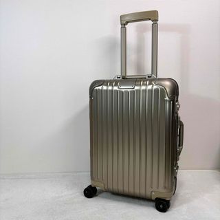 RIMOWA(ベージュ系)のフリマアイテム一覧 RIMOWA(ベージュ系)のフリマアイテム一覧