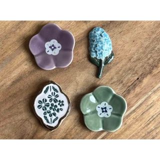 【新品】お花の箸置き(4つ)(食器)