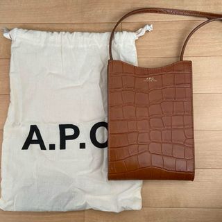 A.P.C(ショルダーバッグ)のフリマアイテム一覧 A.P.C(ショルダーバッグ)のフリマアイテム一覧