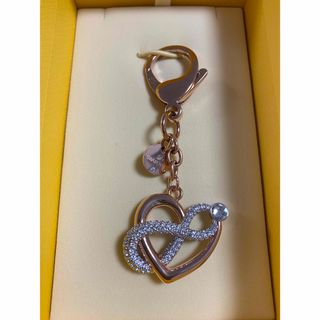 SWAROVSKI - 【新品】SWAROVSKI ALICE キーリングの通販 by SWAROVSKI - 【新品】SWAROVSKI ALICE キーリングの通販 by