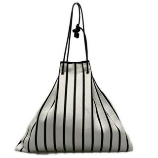 ISSEY MIYAKE(デニム ・ トートバッグ)のフリマアイテム一覧 ISSEY MIYAKE(デニム ・ トートバッグ)のフリマアイテム一覧