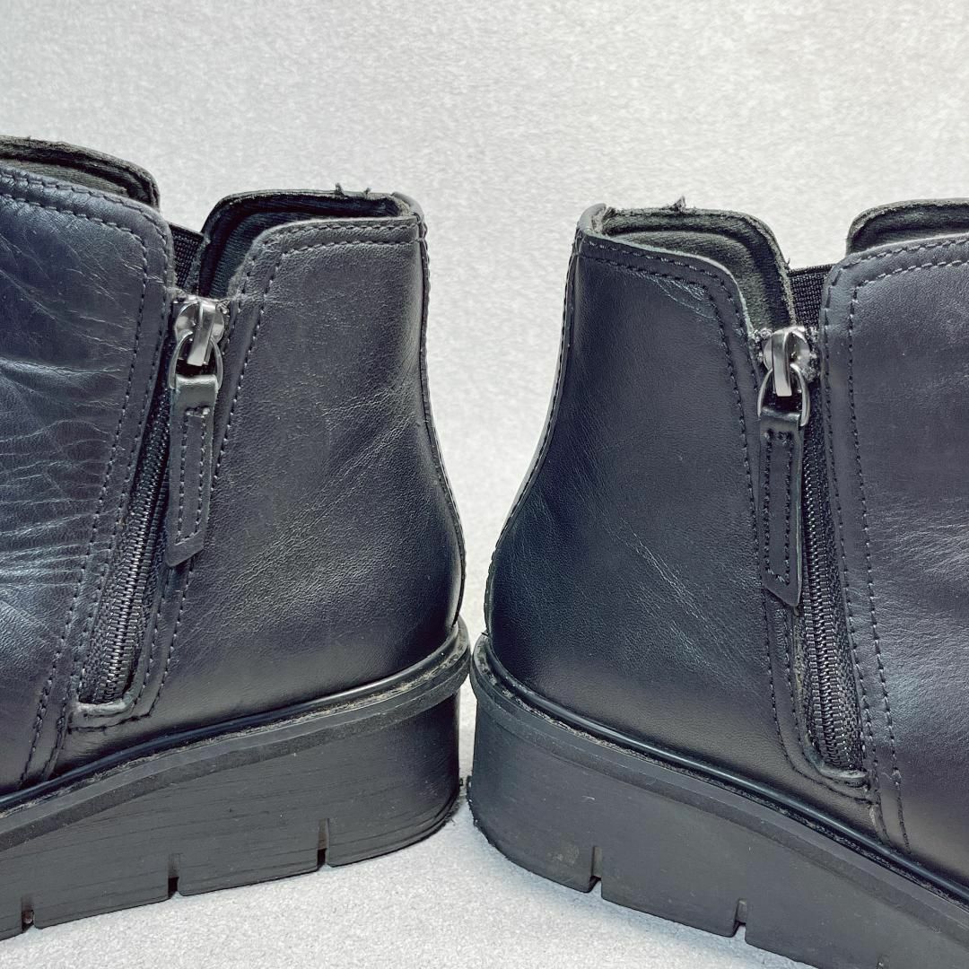Clarks(クラークス)のクラークス 22.5cm エアラベルジップ ブラック ブーツ ブーティ レディースの靴/シューズ(ブーツ)の商品写真