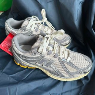 New Balance - ニューバランス MS327KA1 グレー/ガム 22.5㎝の New Balance - ニューバランス MS327KA1 グレー/ガム 22.5㎝の